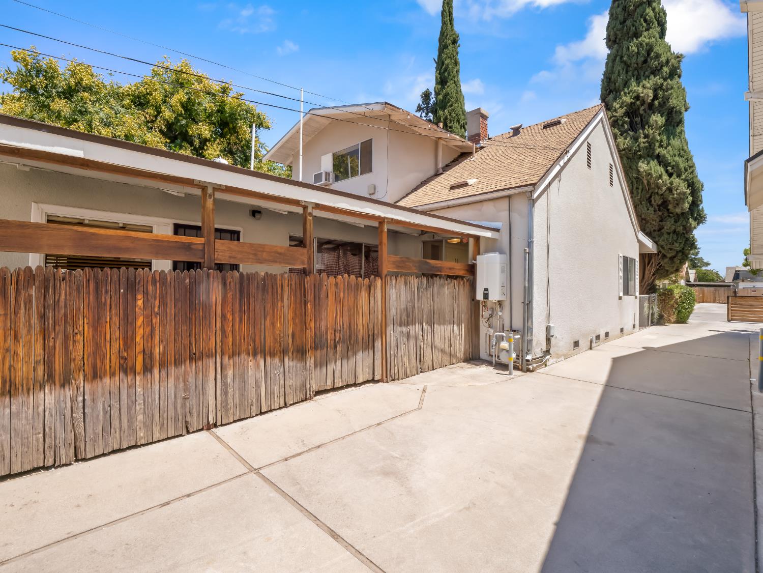 1231 N Roosevelt Ave, Fresno, CA 93728