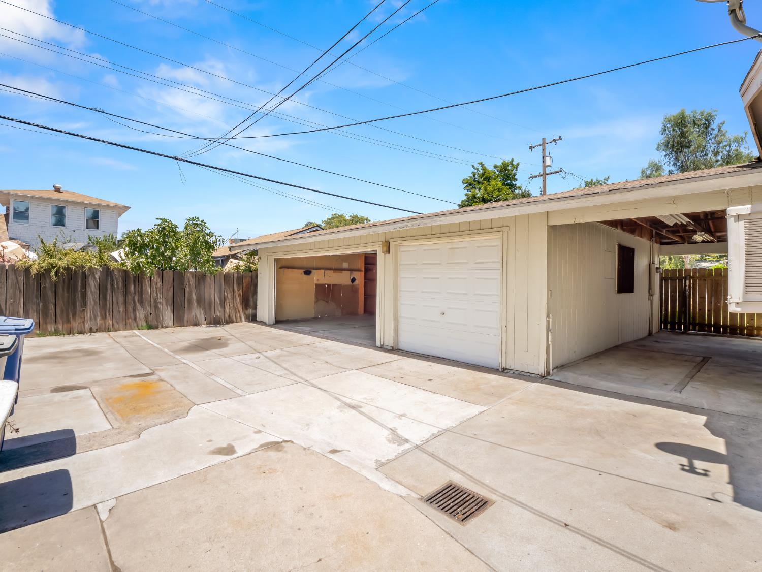 1231 N Roosevelt Ave, Fresno, CA 93728