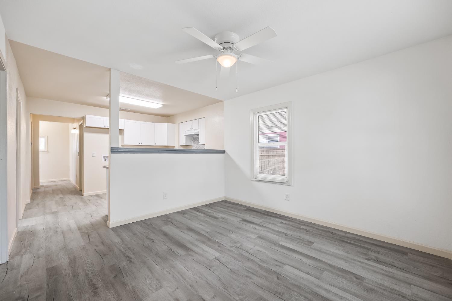 2221 E Lewis Ave, Fresno, CA 93701