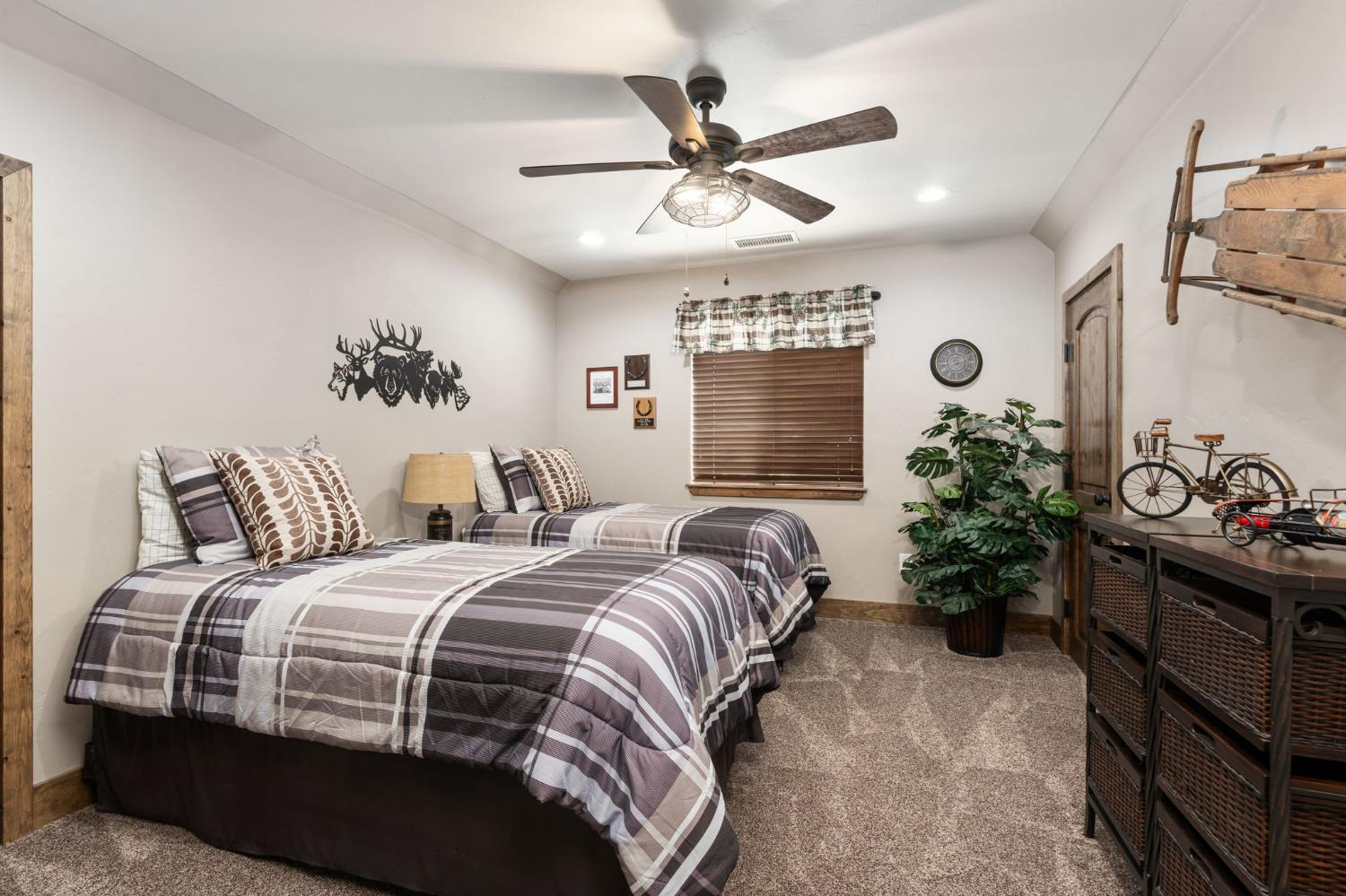 41310 Cedar Ridge Ln, Shaver Lake, CA 93664