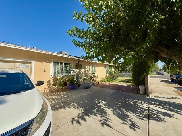 2103 Floral Ave, Selma, CA 93662