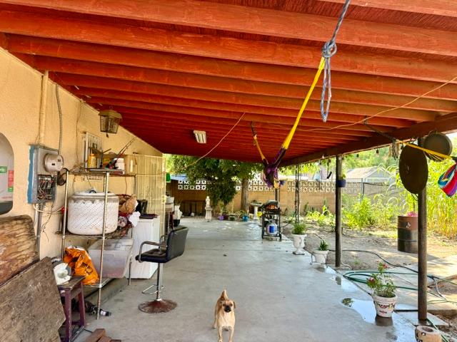 2103 Floral Ave, Selma, CA 93662