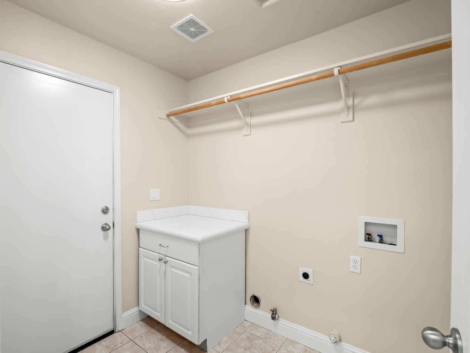 8051 N Paula Ave, Fresno, CA 93720
