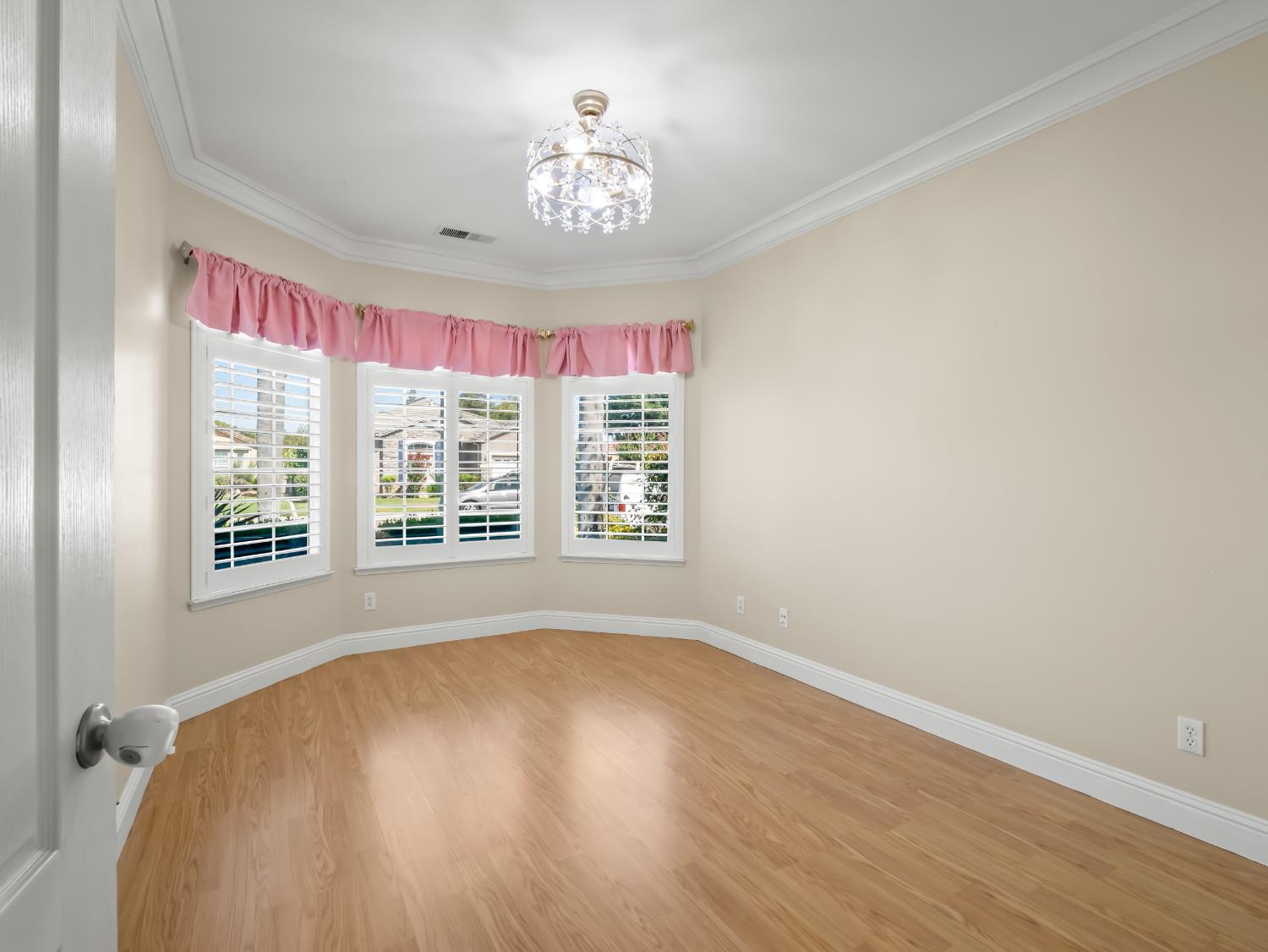8051 N Paula Ave, Fresno, CA 93720