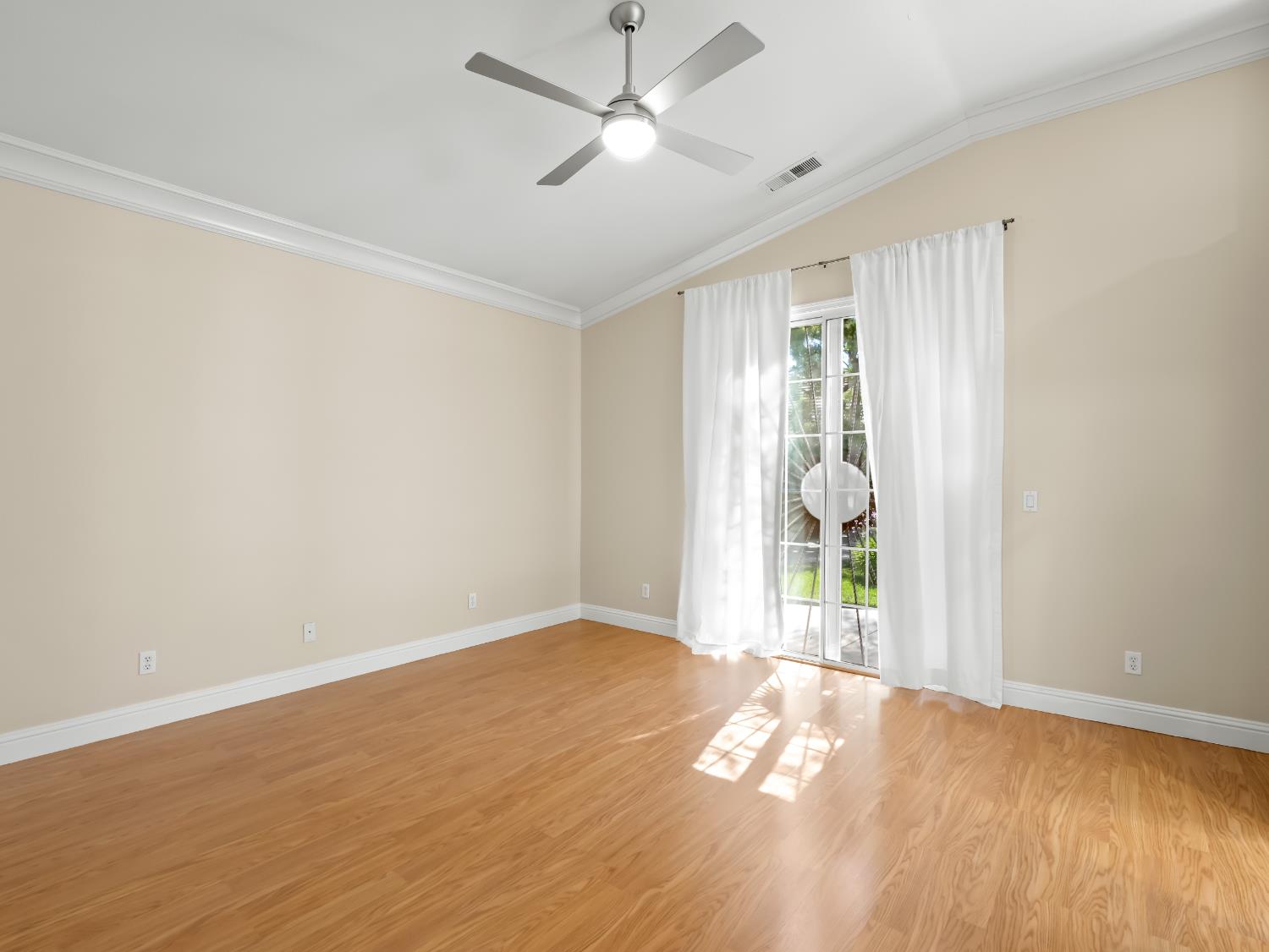 8051 N Paula Ave, Fresno, CA 93720