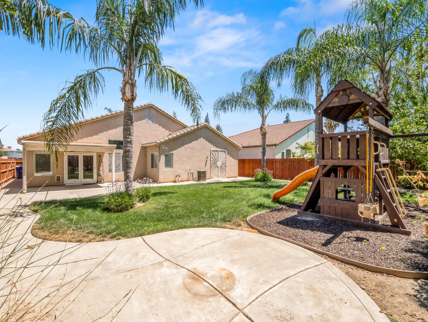 8051 N Paula Ave, Fresno, CA 93720
