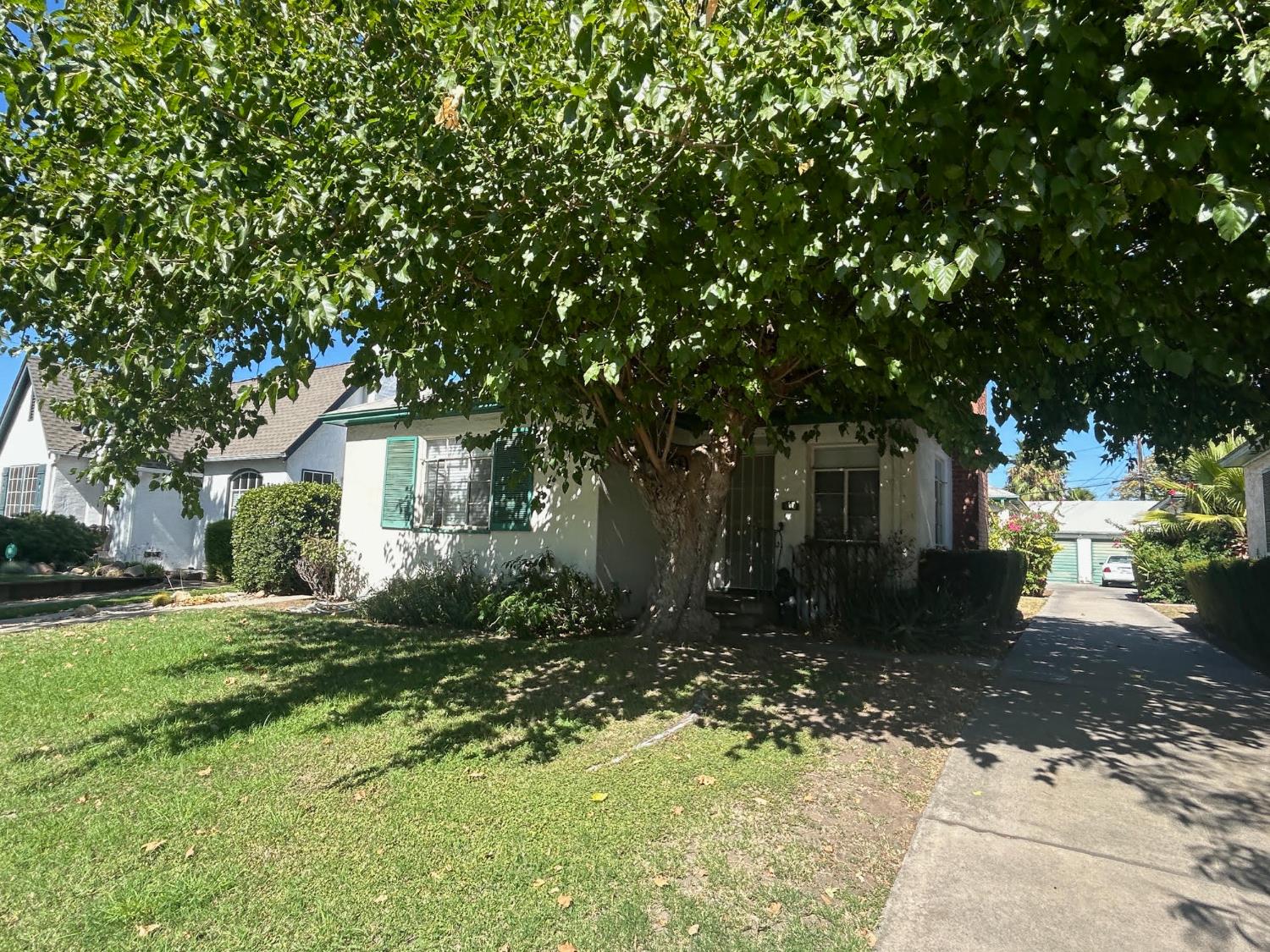 1024 N Broadway, Fresno, CA 93728