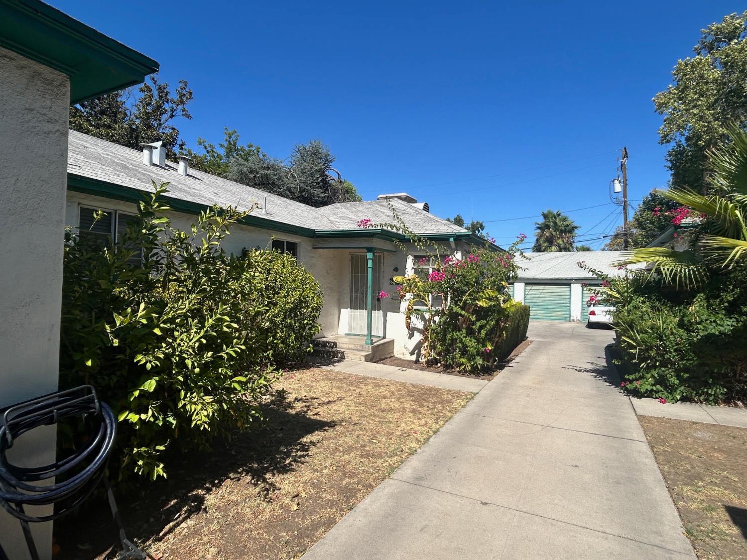 1024 N Broadway, Fresno, CA 93728
