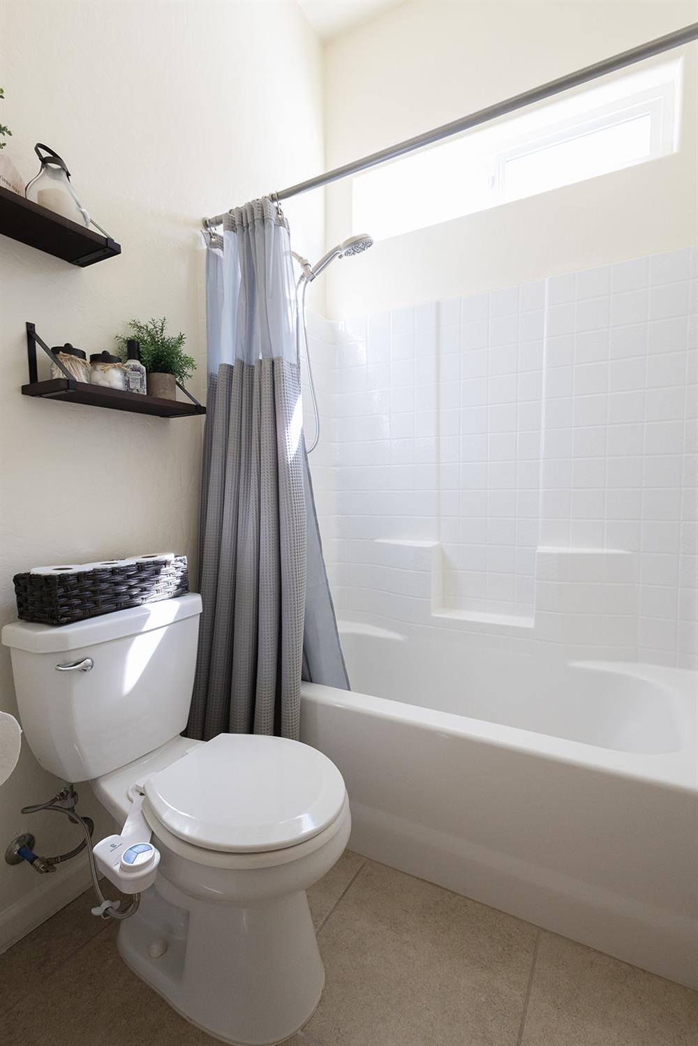 4019 Portals Ave, Clovis, CA 93619