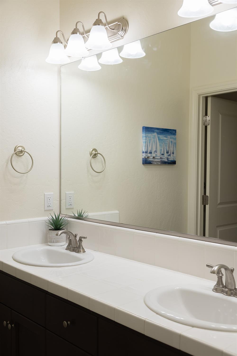 4019 Portals Ave, Clovis, CA 93619