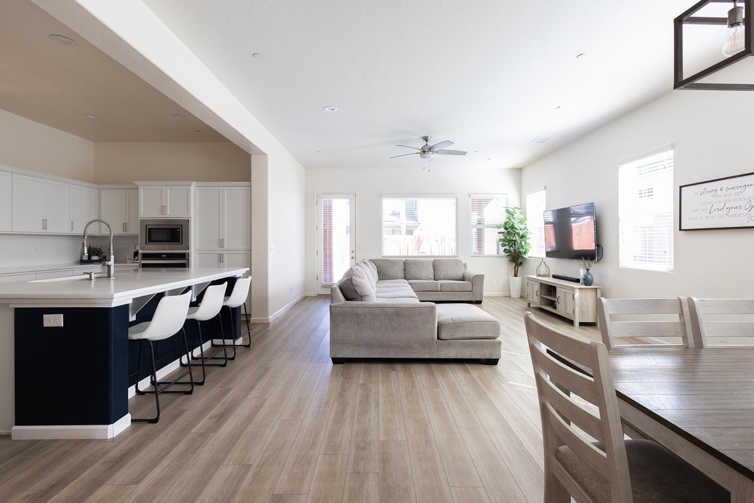 4019 Portals Ave, Clovis, CA 93619
