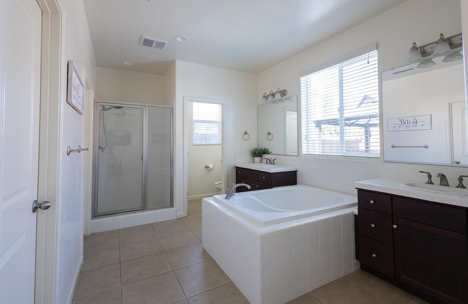 4019 Portals Ave, Clovis, CA 93619