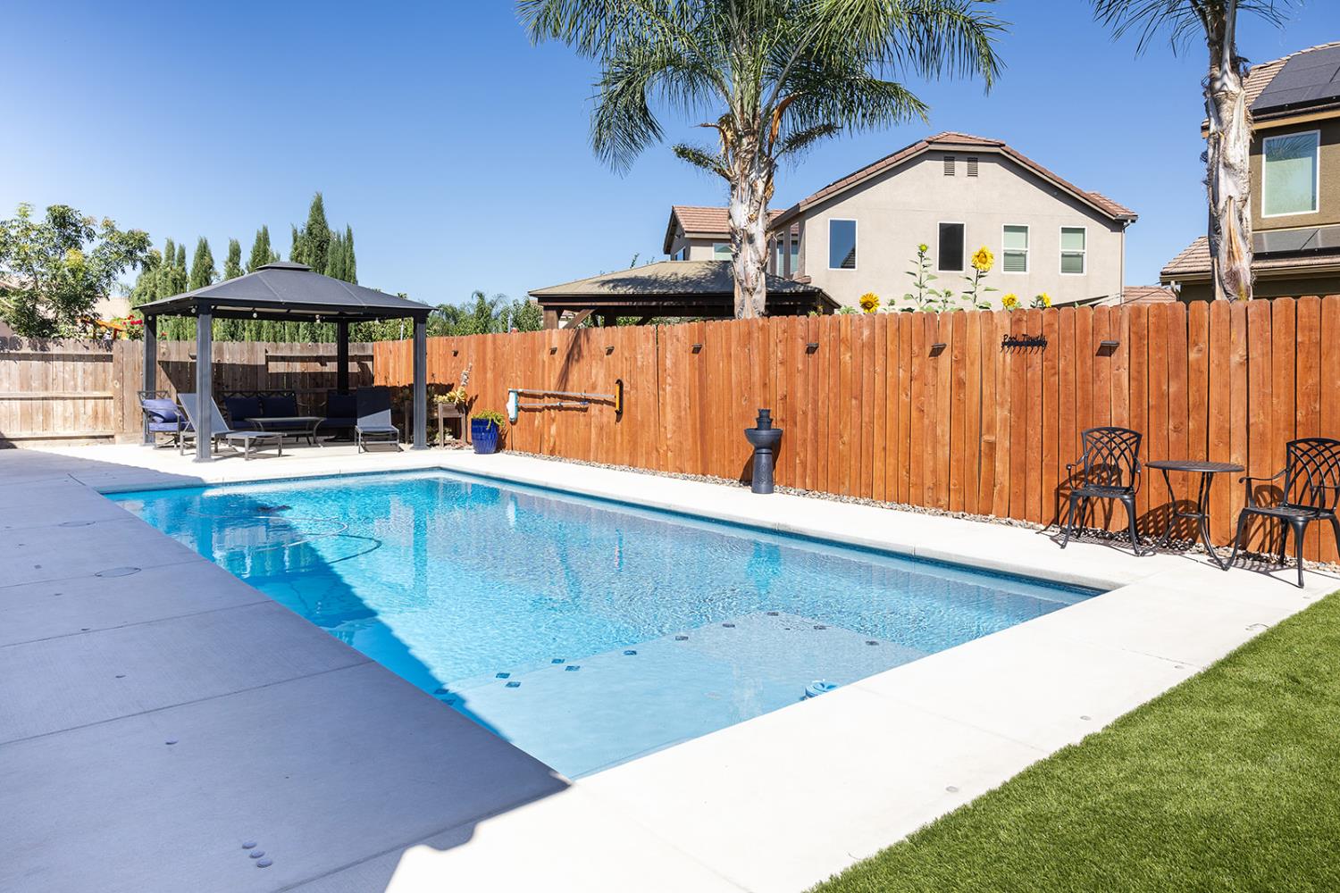 4019 Portals Ave, Clovis, CA 93619