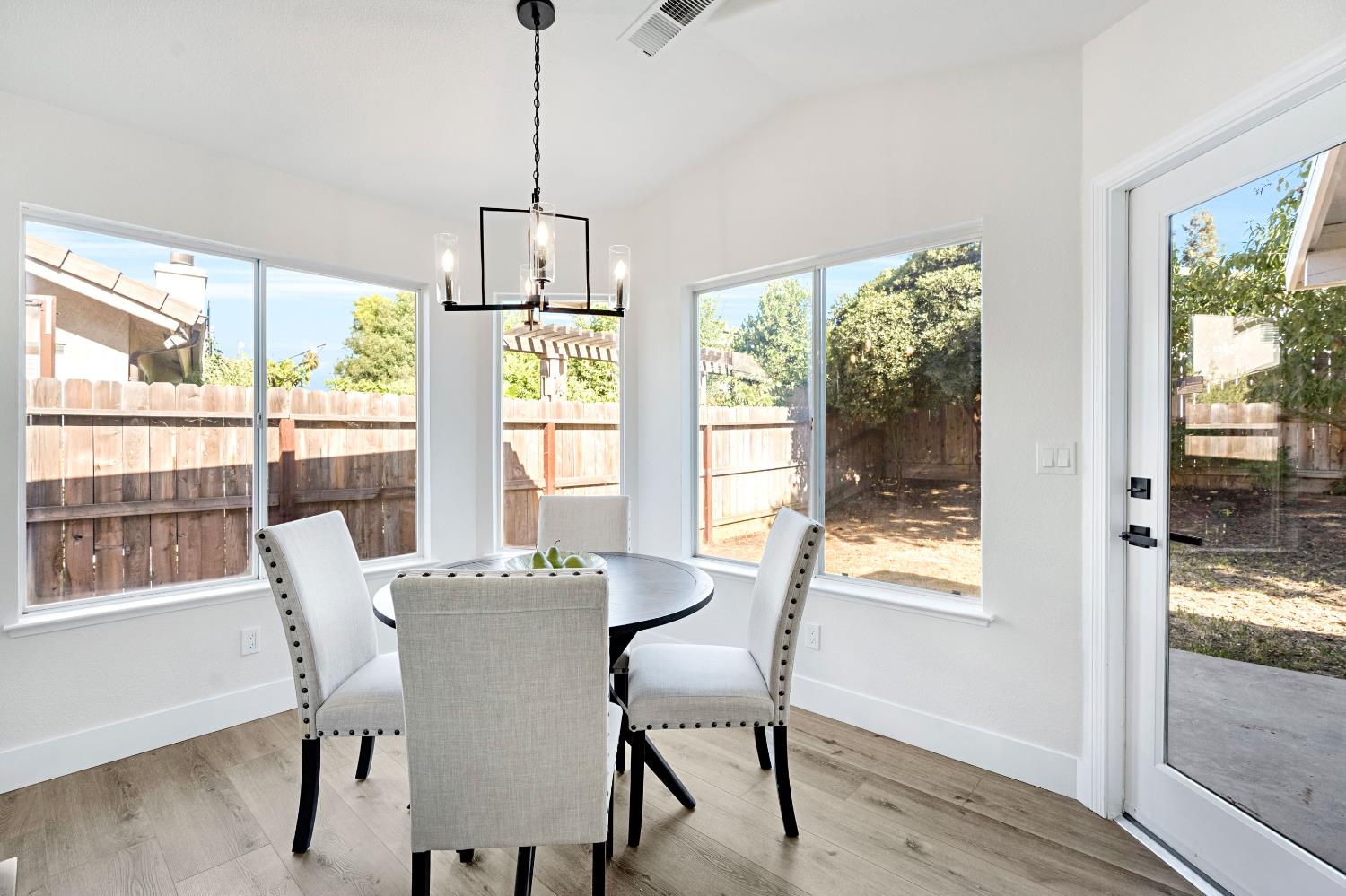 5301 W Troy Ave, Fresno, CA 93722