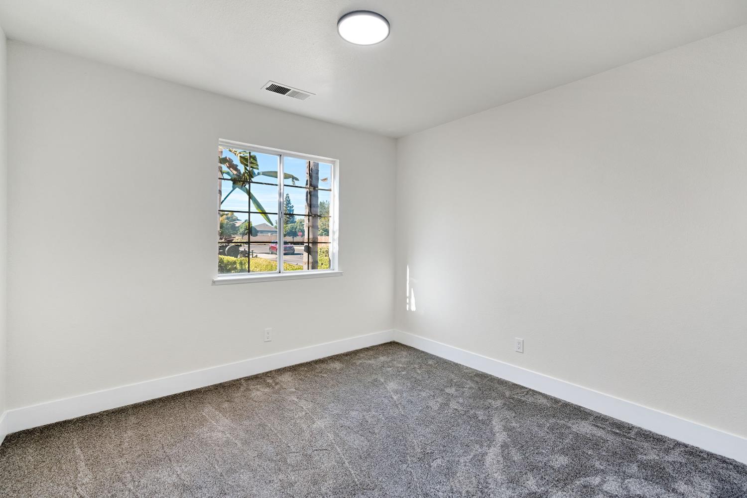 5301 W Troy Ave, Fresno, CA 93722