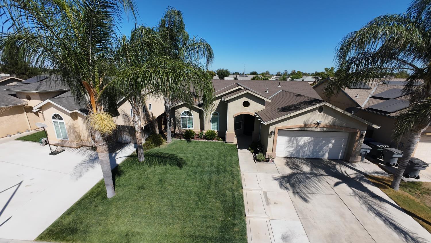 2449 S Lind Ave, Fresno, CA 93725