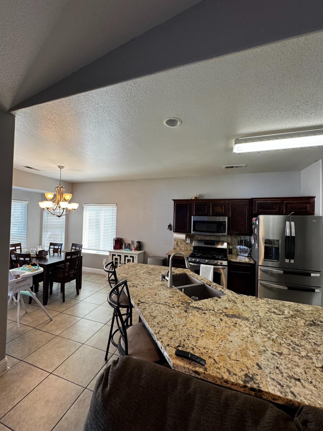 2449 S Lind Ave, Fresno, CA 93725