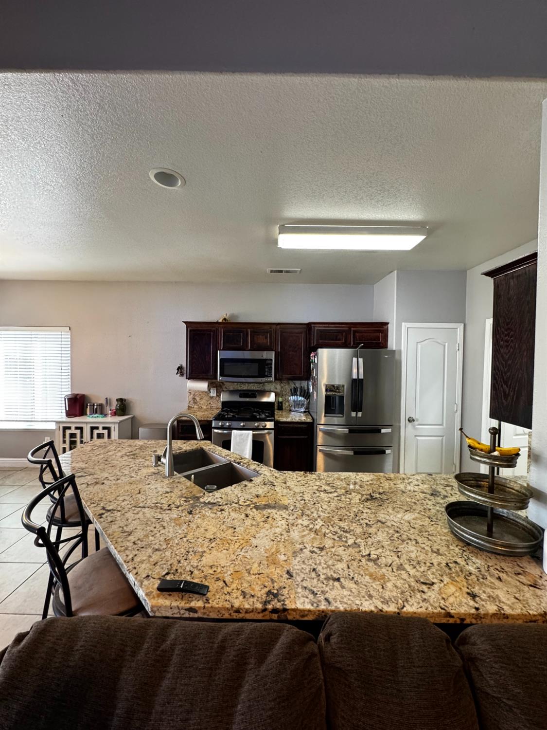 2449 S Lind Ave, Fresno, CA 93725