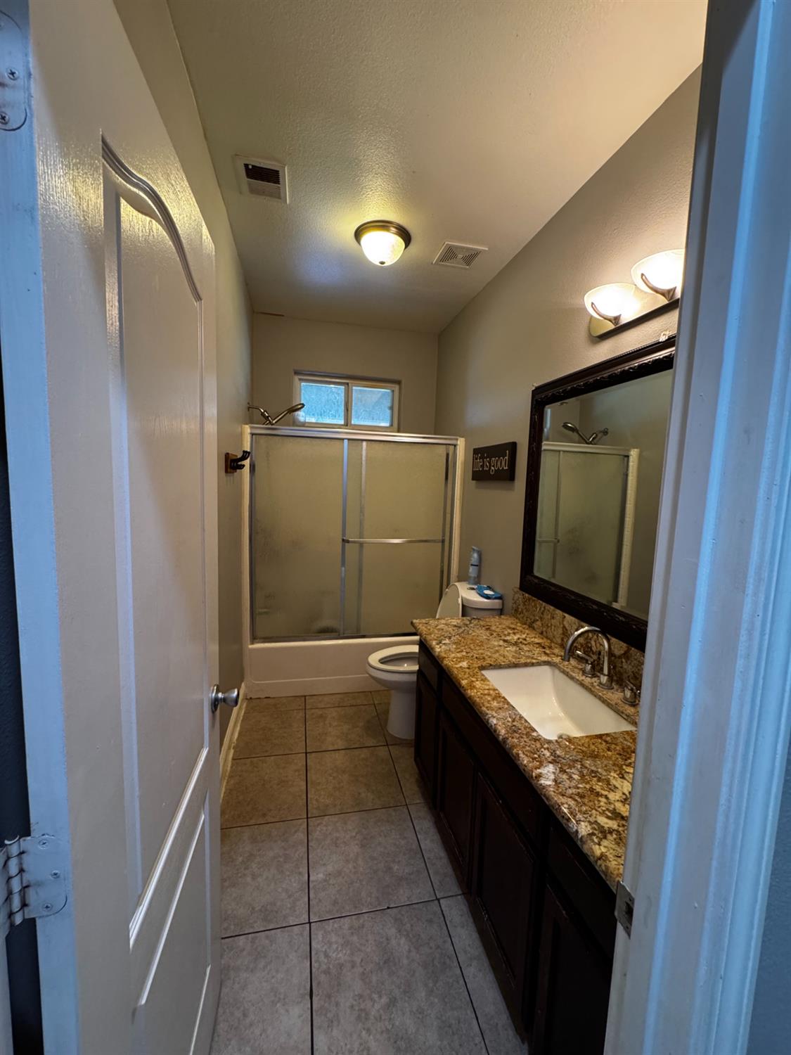 2449 S Lind Ave, Fresno, CA 93725