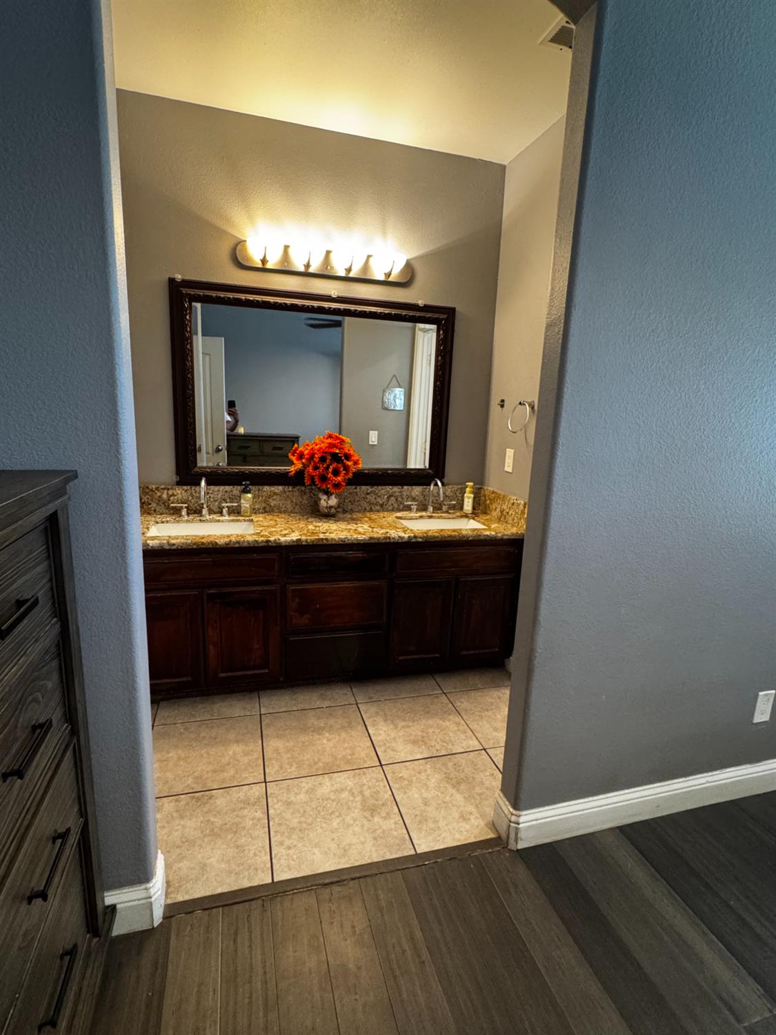 2449 S Lind Ave, Fresno, CA 93725