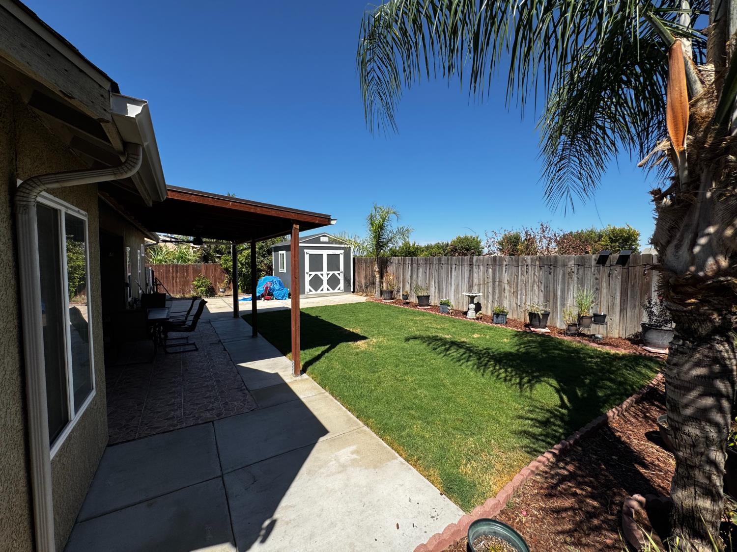 2449 S Lind Ave, Fresno, CA 93725