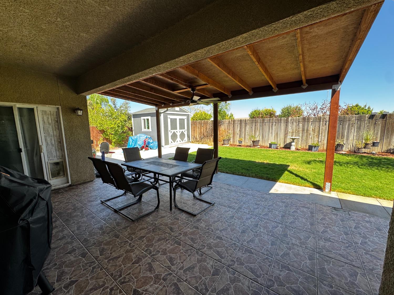 2449 S Lind Ave, Fresno, CA 93725