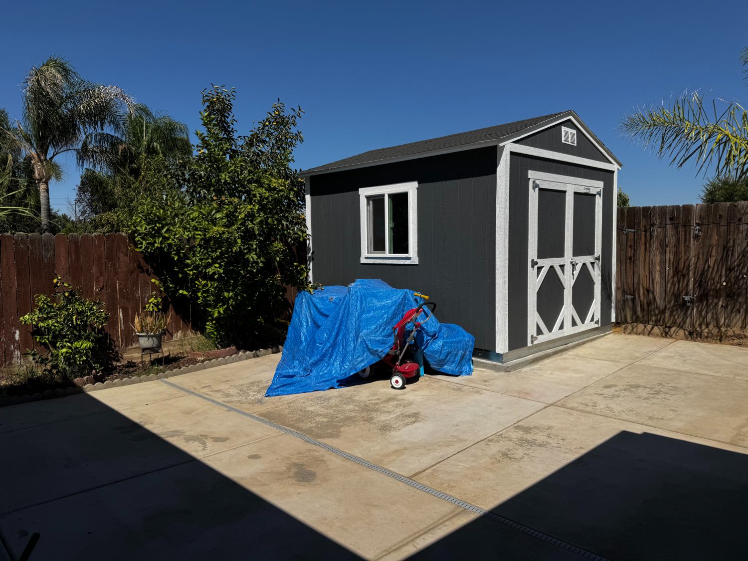 2449 S Lind Ave, Fresno, CA 93725