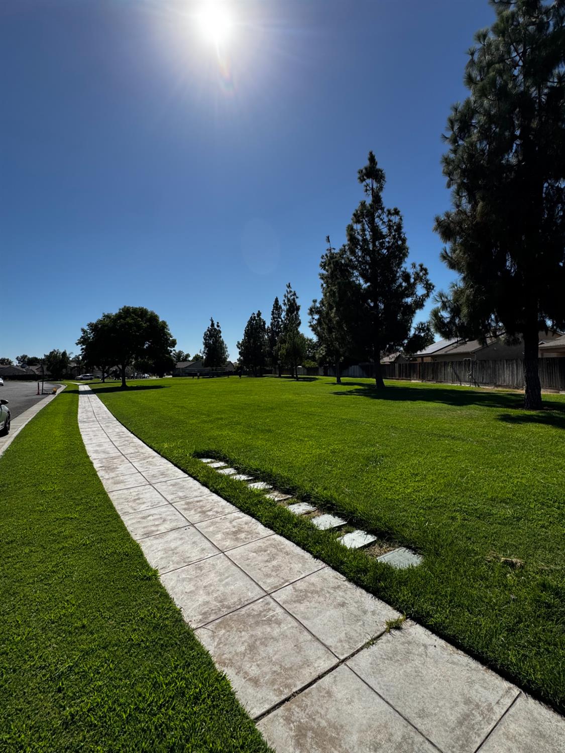 2449 S Lind Ave, Fresno, CA 93725