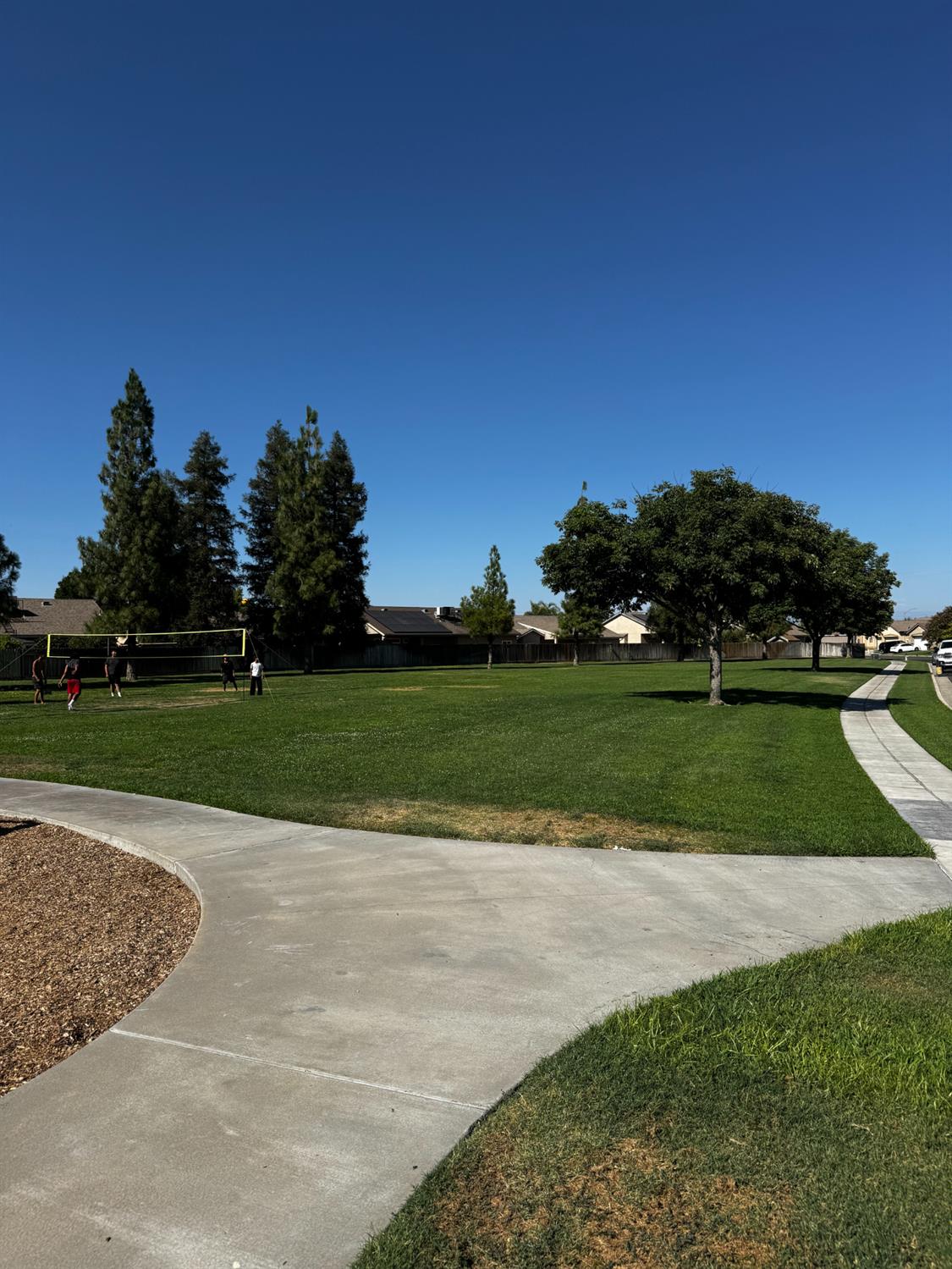 2449 S Lind Ave, Fresno, CA 93725
