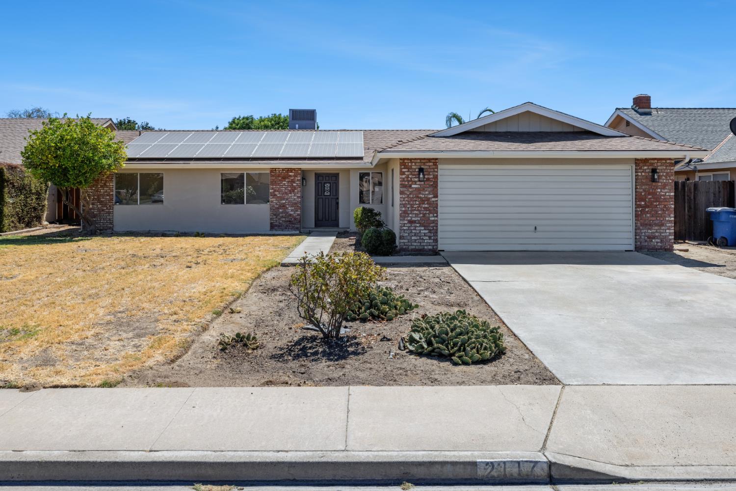 2117 Beechwood Ct, Hanford, CA 93230