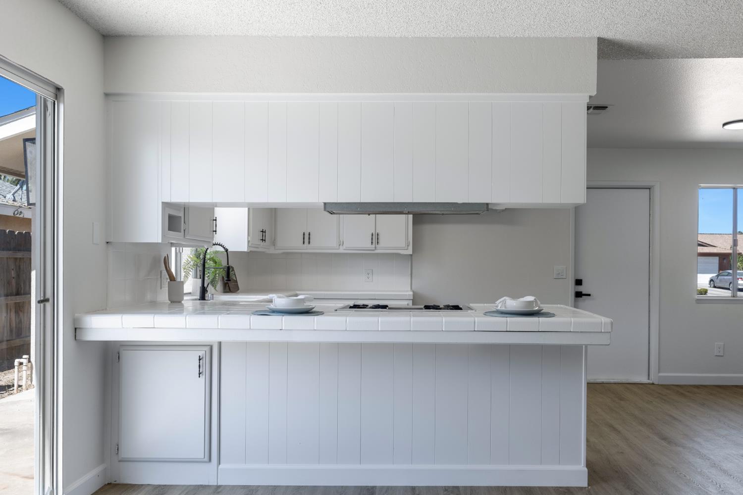 2117 Beechwood Ct, Hanford, CA 93230