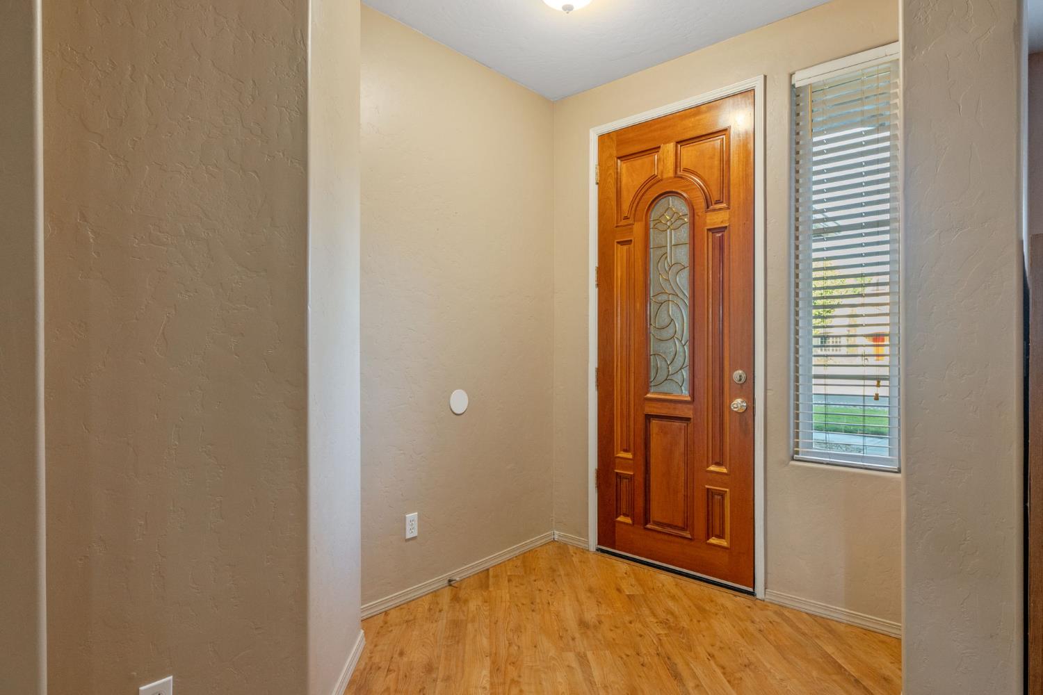 1387 S Karen Ave, Fresno, CA 93727