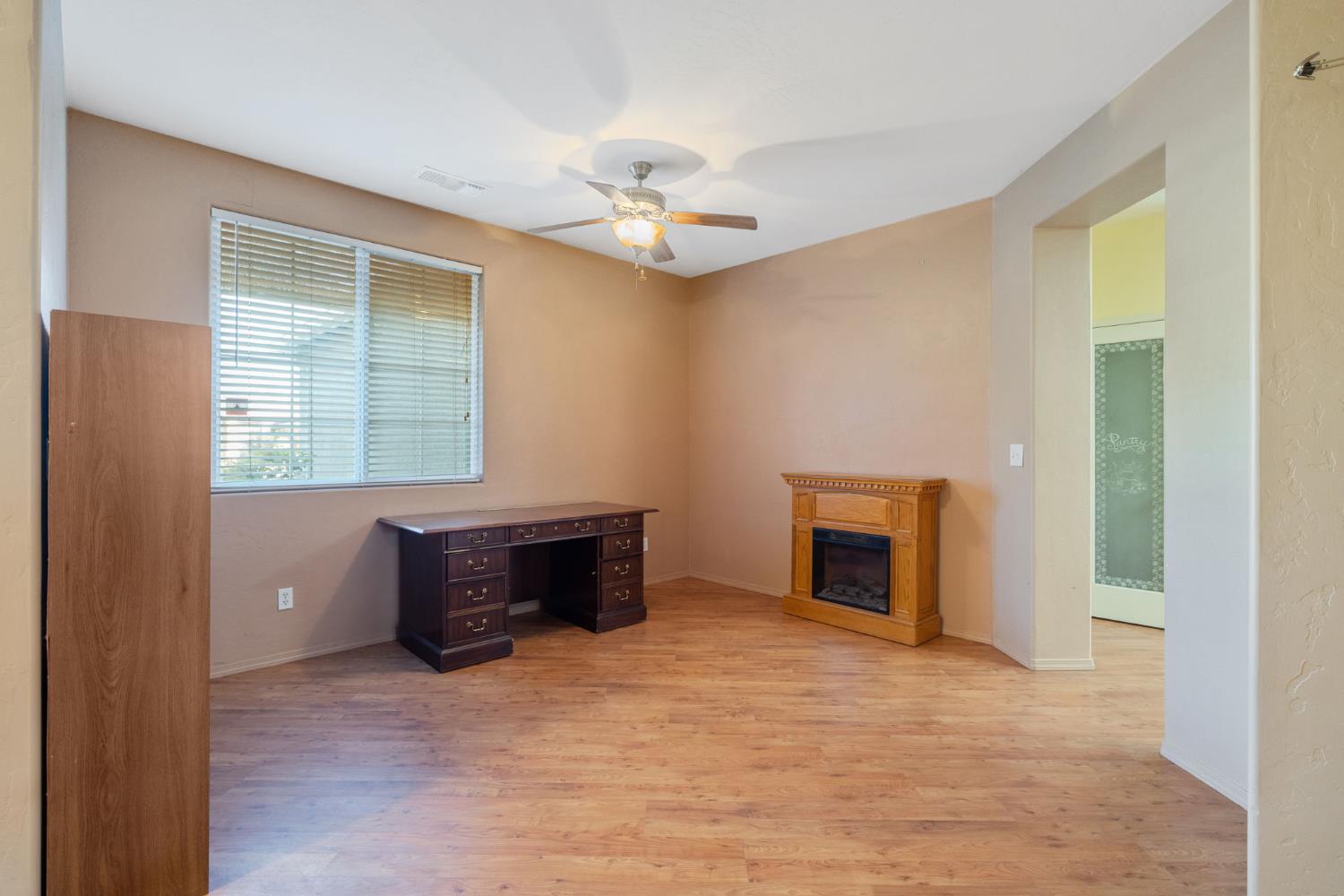 1387 S Karen Ave, Fresno, CA 93727