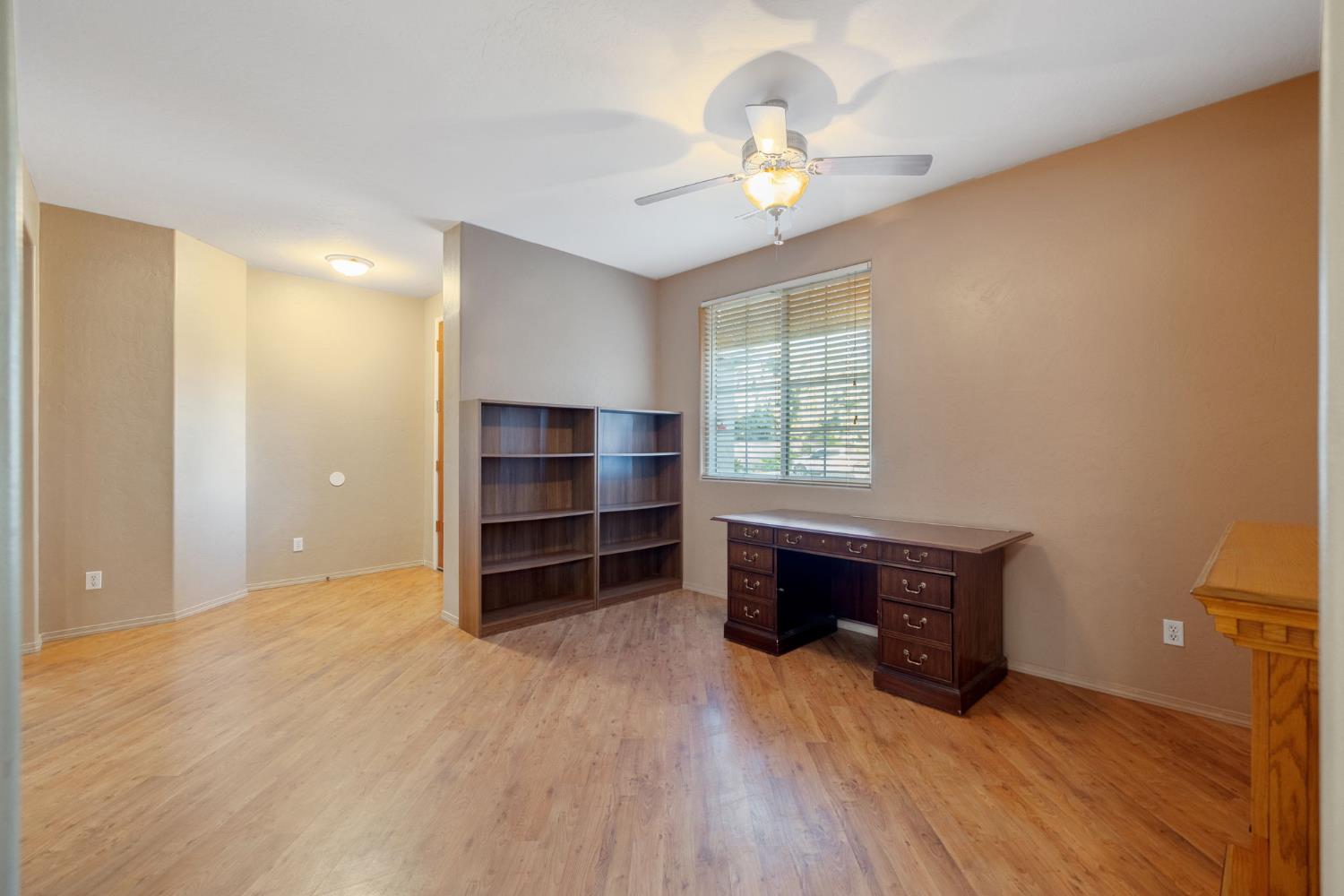 1387 S Karen Ave, Fresno, CA 93727