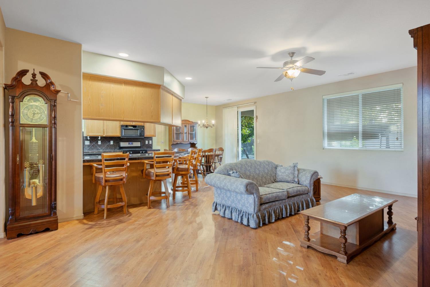 1387 S Karen Ave, Fresno, CA 93727