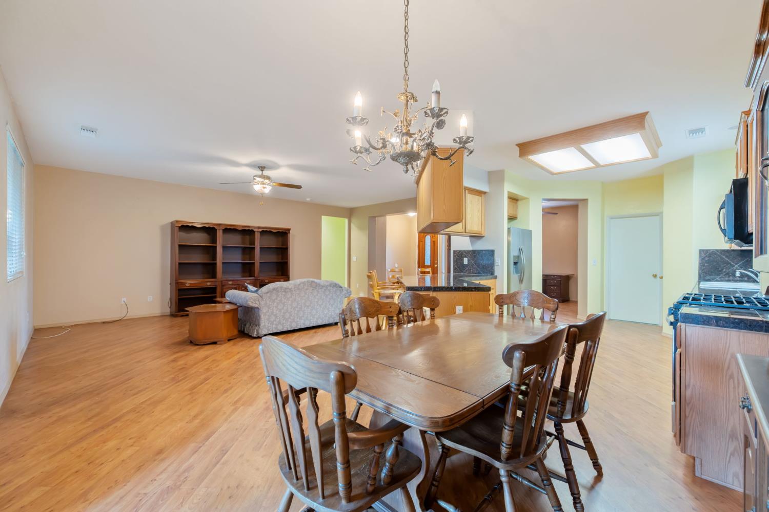 1387 S Karen Ave, Fresno, CA 93727