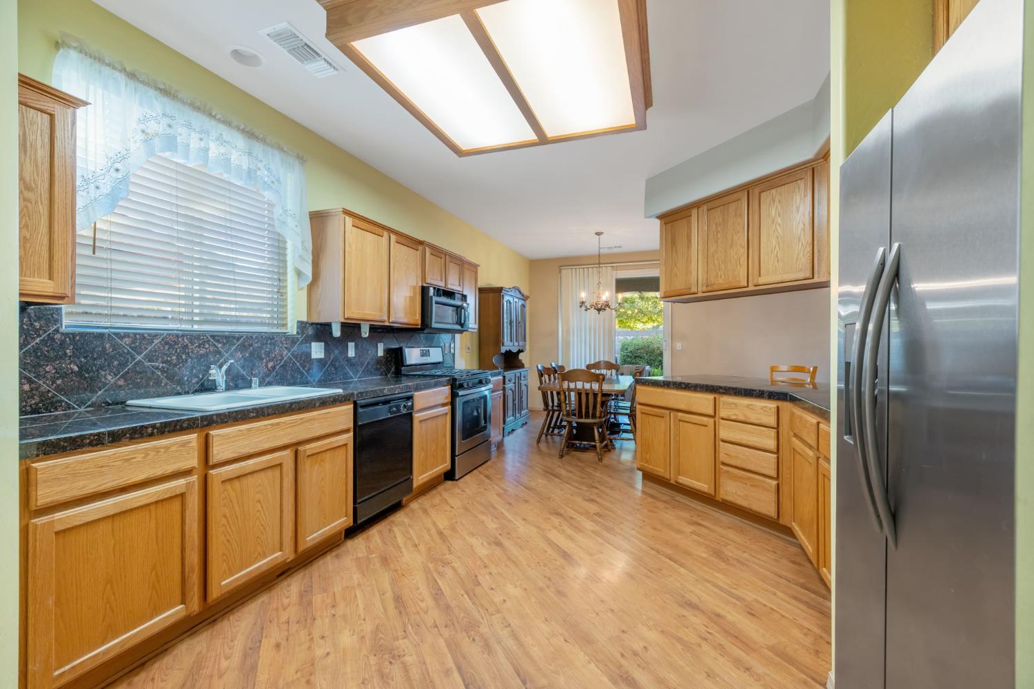 1387 S Karen Ave, Fresno, CA 93727