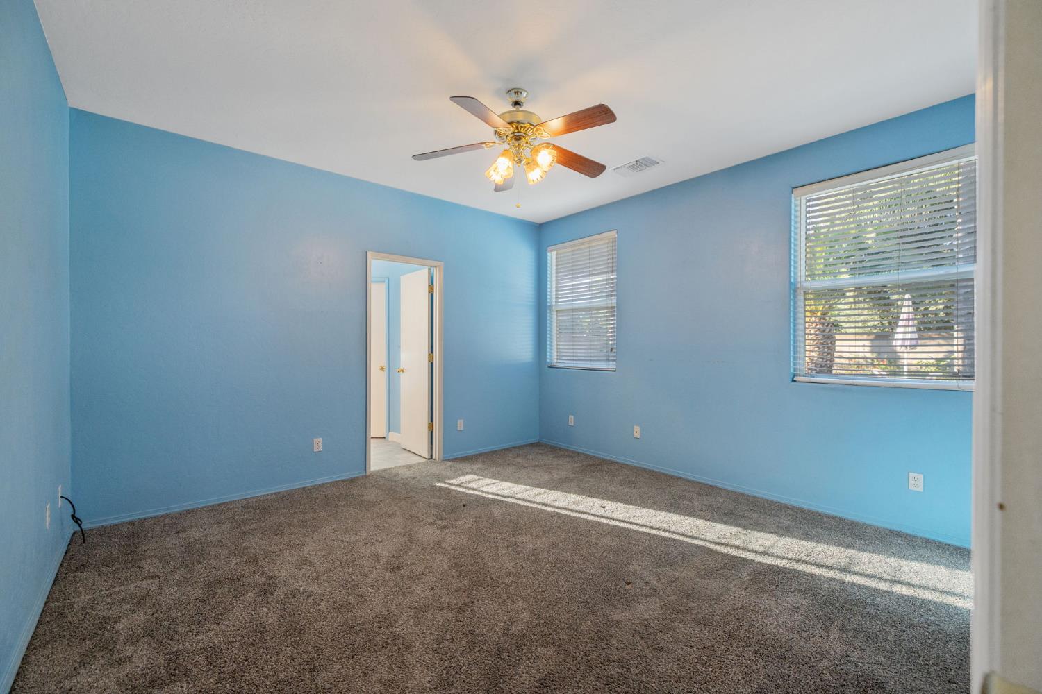 1387 S Karen Ave, Fresno, CA 93727