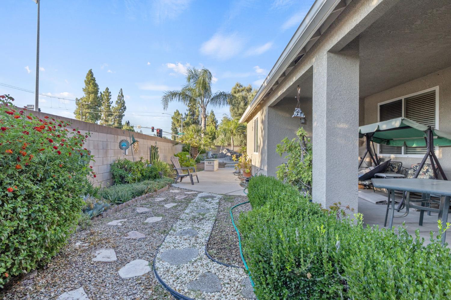 1387 S Karen Ave, Fresno, CA 93727