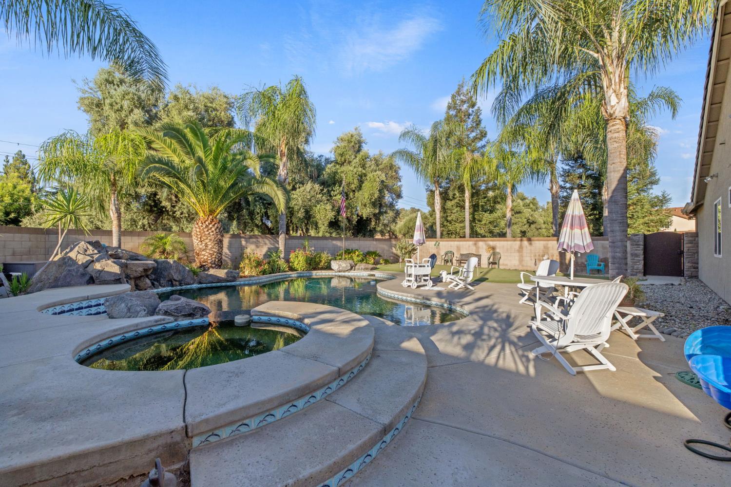 1387 S Karen Ave, Fresno, CA 93727