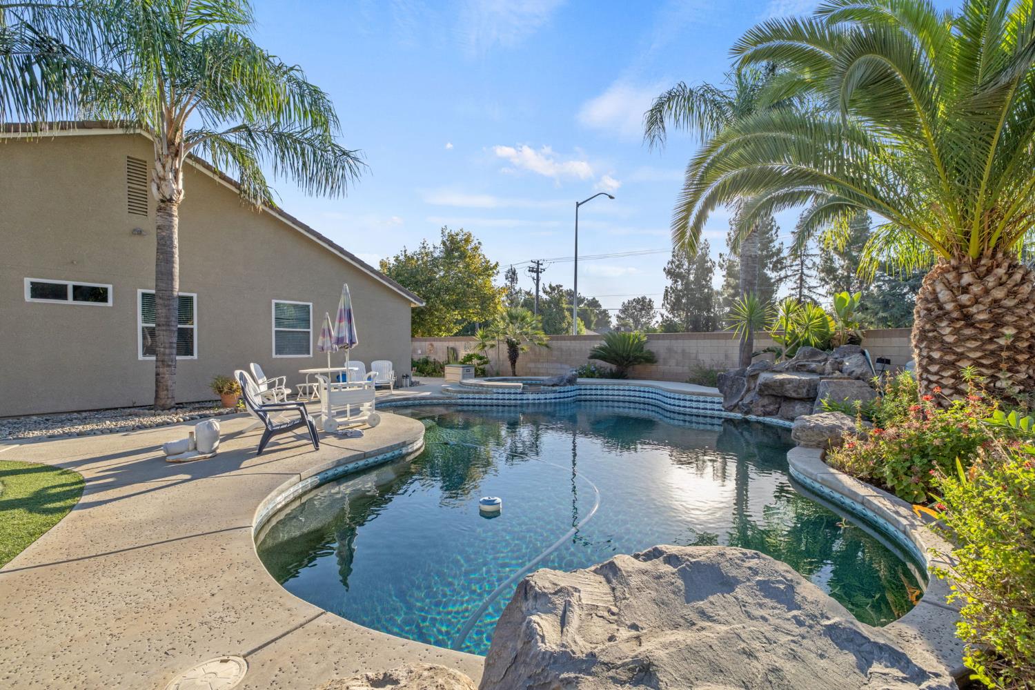 1387 S Karen Ave, Fresno, CA 93727