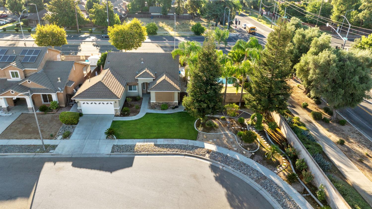 1387 S Karen Ave, Fresno, CA 93727