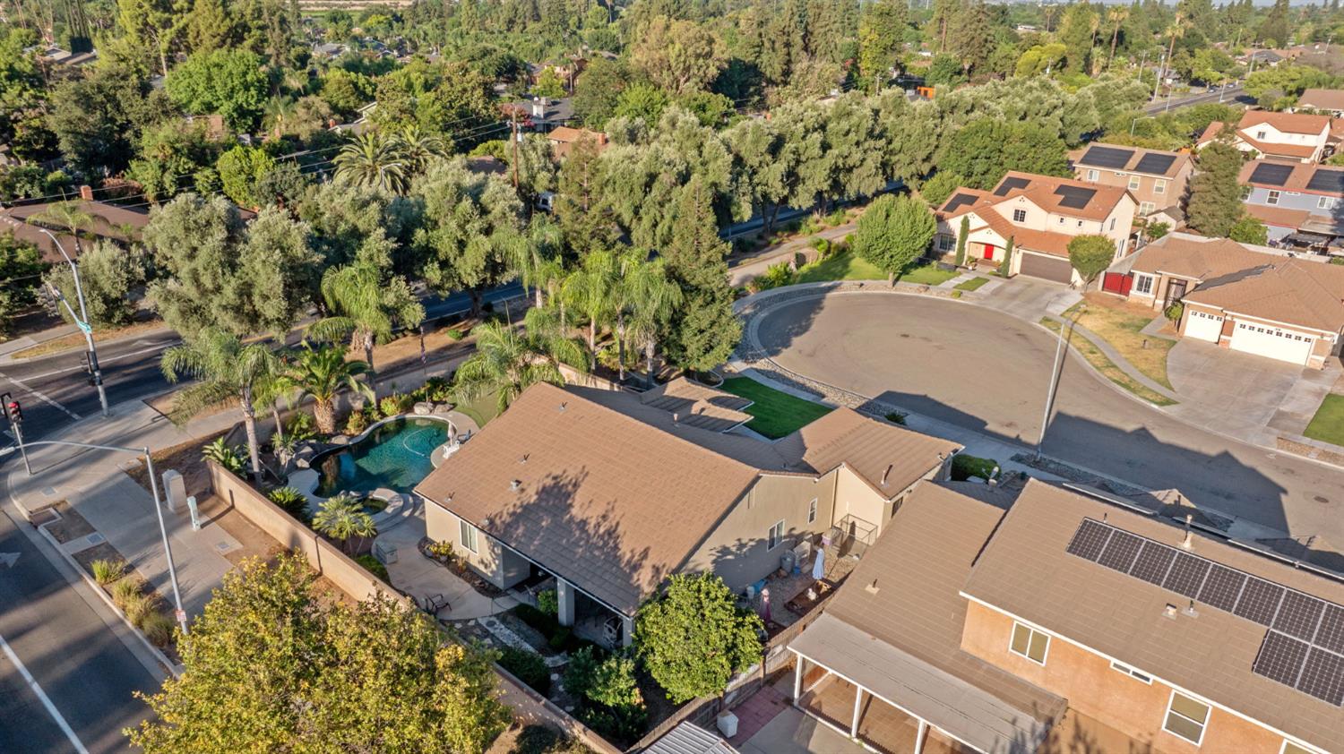 1387 S Karen Ave, Fresno, CA 93727