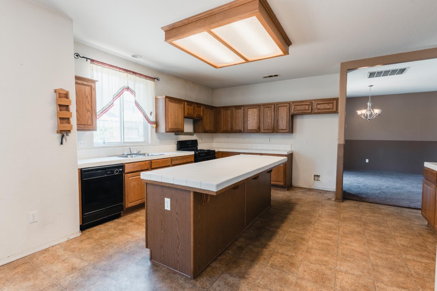 5145 E Benjamin Ave, Fresno, CA 93727
