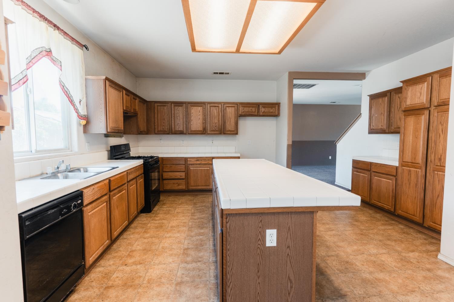 5145 E Benjamin Ave, Fresno, CA 93727