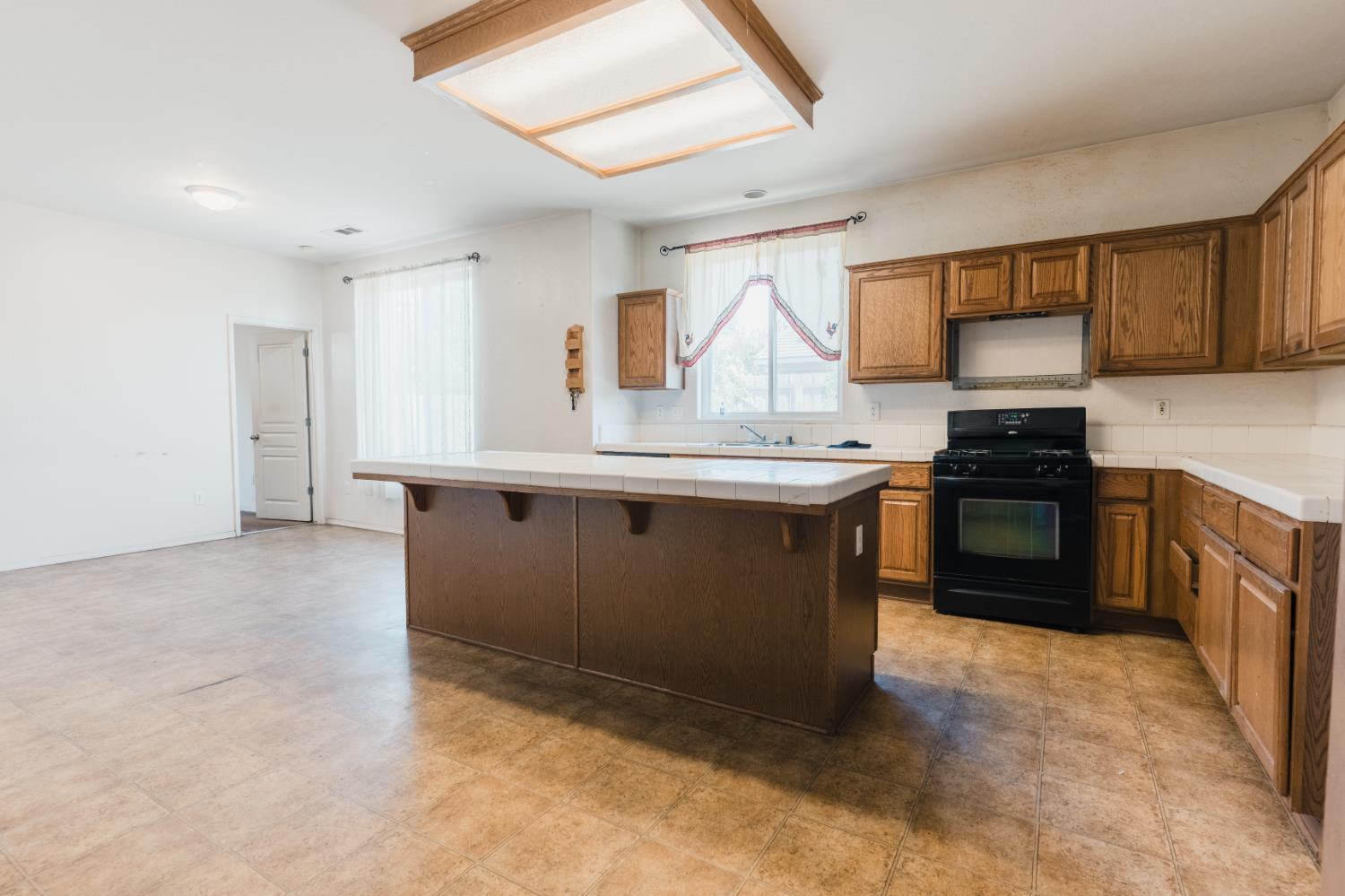 5145 E Benjamin Ave, Fresno, CA 93727