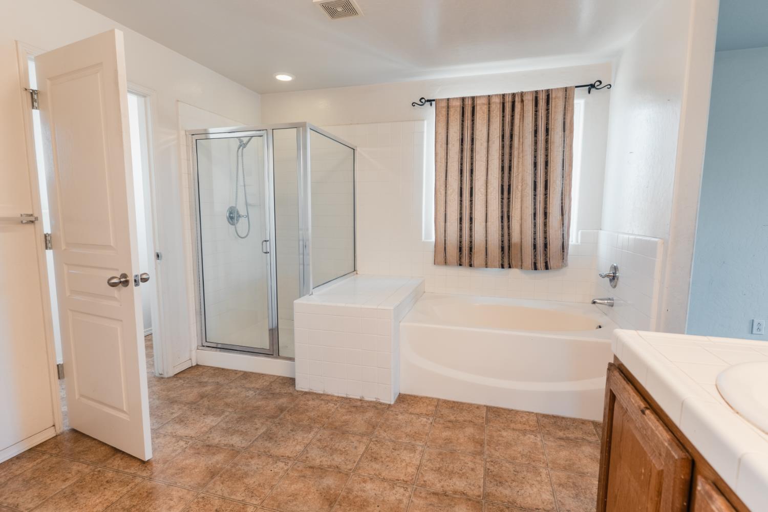 5145 E Benjamin Ave, Fresno, CA 93727