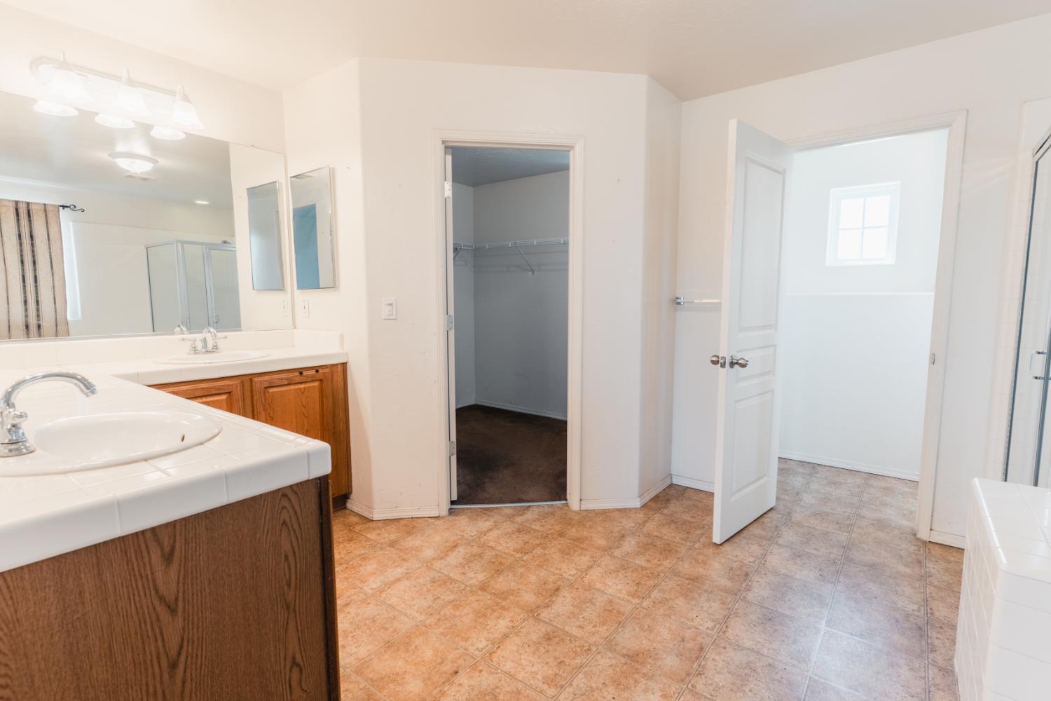 5145 E Benjamin Ave, Fresno, CA 93727