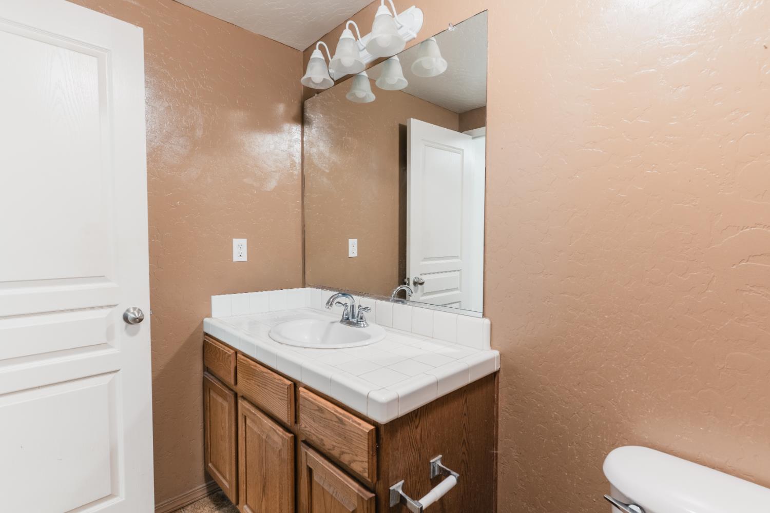 5145 E Benjamin Ave, Fresno, CA 93727