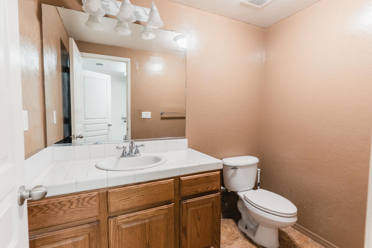 5145 E Benjamin Ave, Fresno, CA 93727